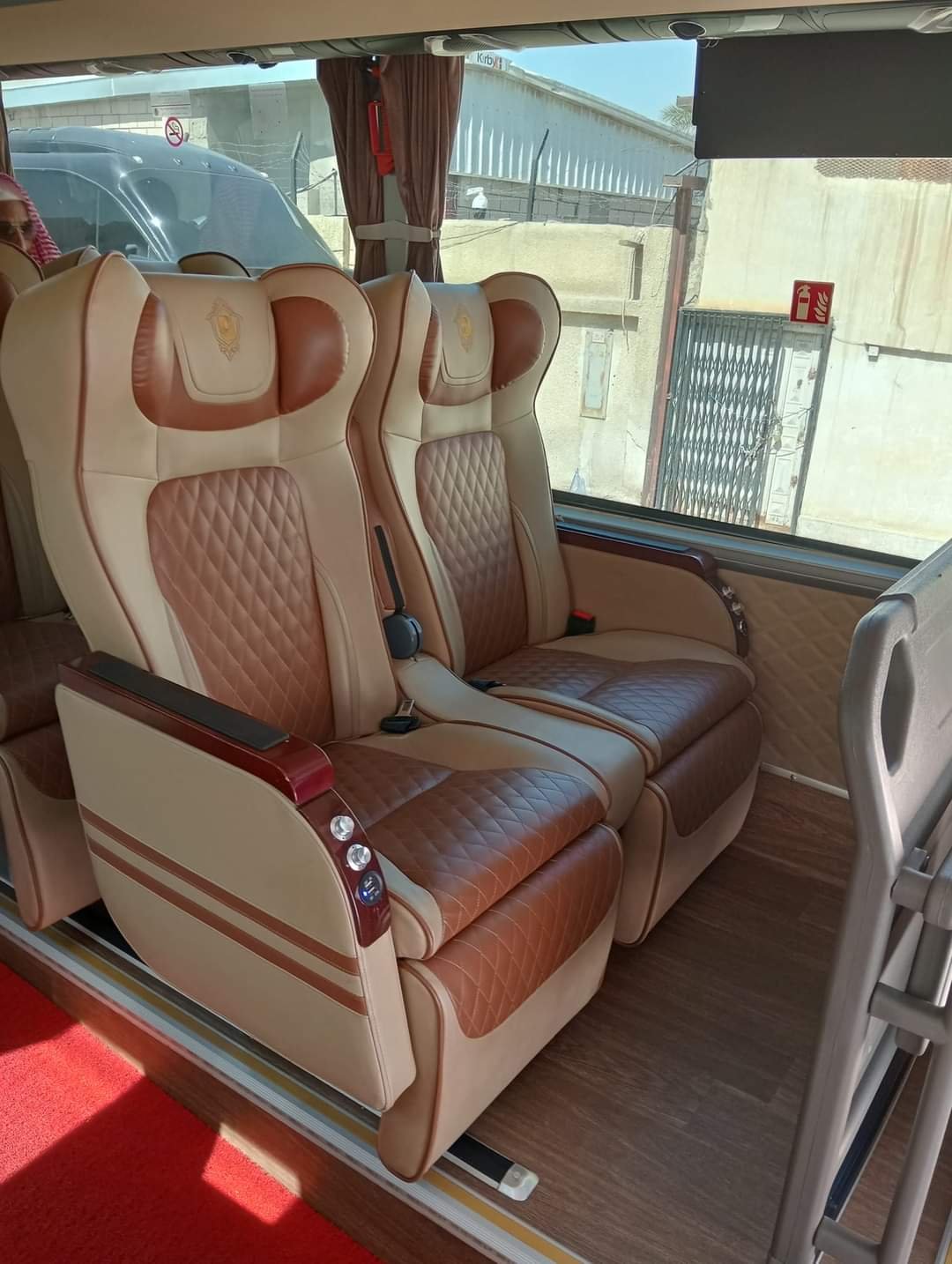 نموذج باص VIP — دار الفتح